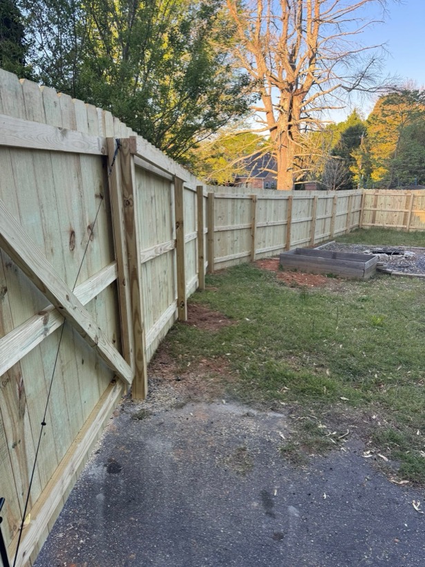 Privacy Fence built by Mountain Fence & Deck in Western North Carolina