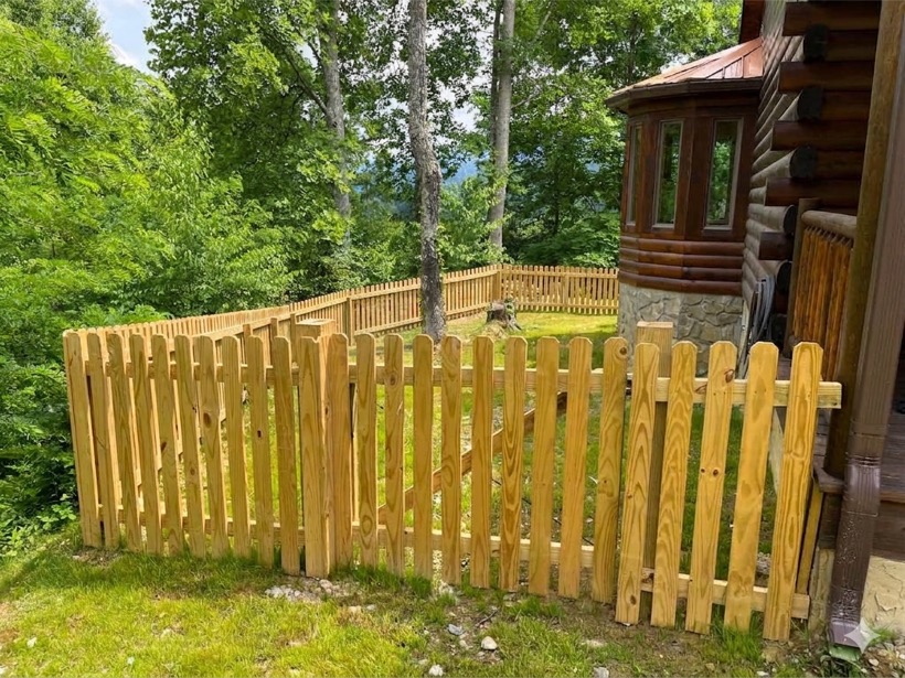 Privacy Fence built by Mountain Fence & Deck in Western North Carolina